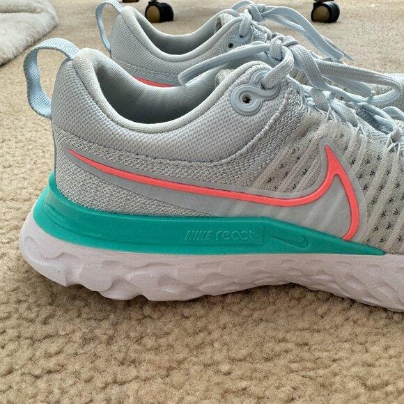Nike Women's React Infinity Run Flyknit 2 Blue Tint Lava Glow Size 8.5 - Picture 10 of 16